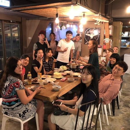 Ximen Wow Hostel Тайпей Екстериор снимка