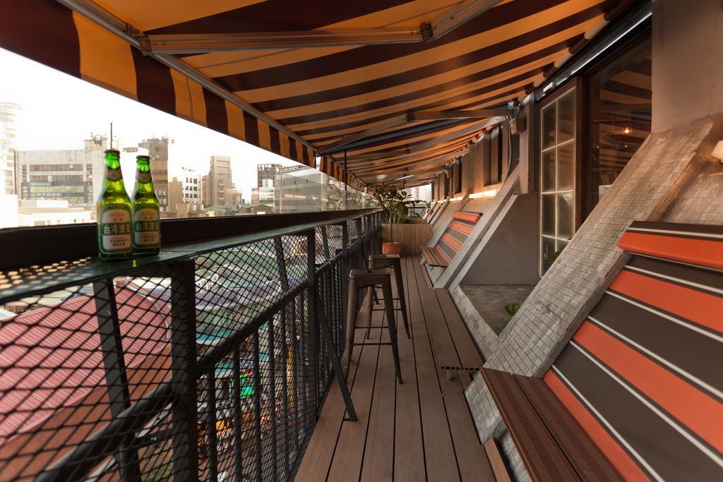 Ximen Wow Hostel Тайпей Екстериор снимка