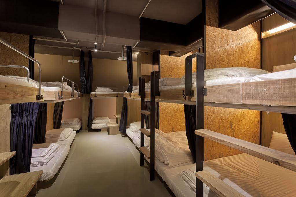 Ximen Wow Hostel Тайпей Екстериор снимка